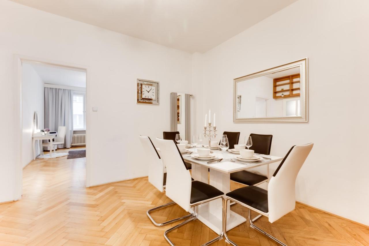 Exclusive Riverside Apartment In The Heart Of Prag Exterior foto