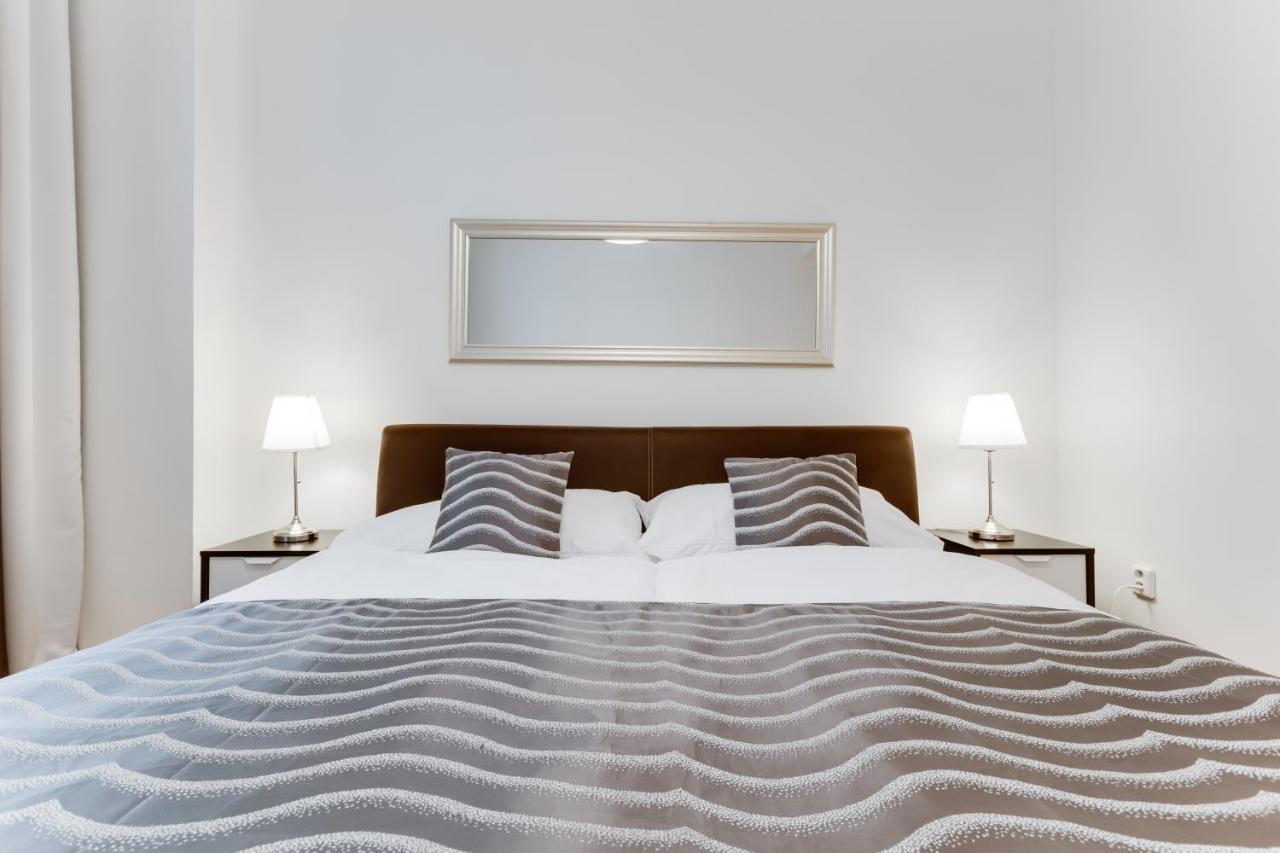 Exclusive Riverside Apartment In The Heart Of Prag Exterior foto