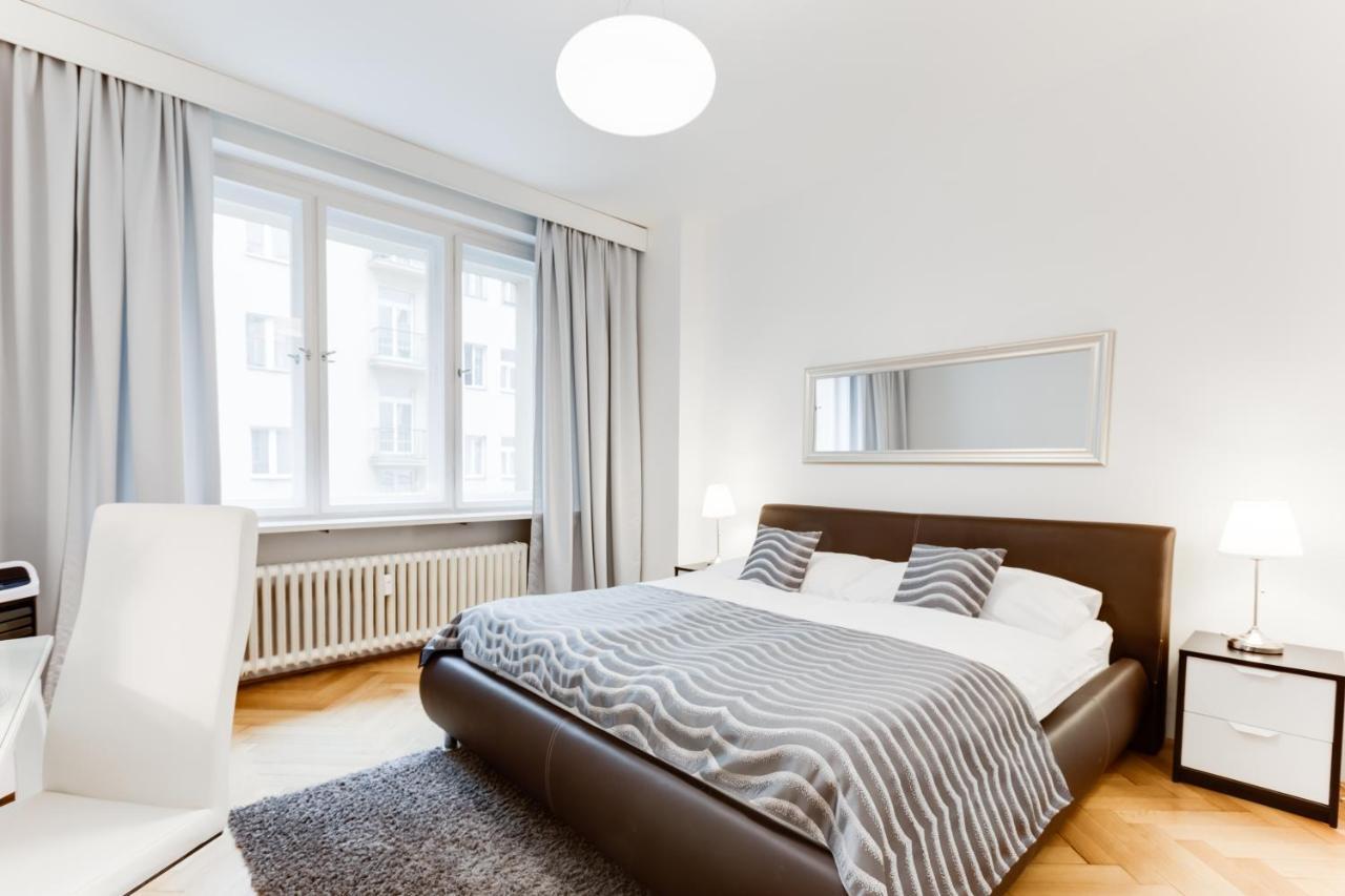 Exclusive Riverside Apartment In The Heart Of Prag Exterior foto